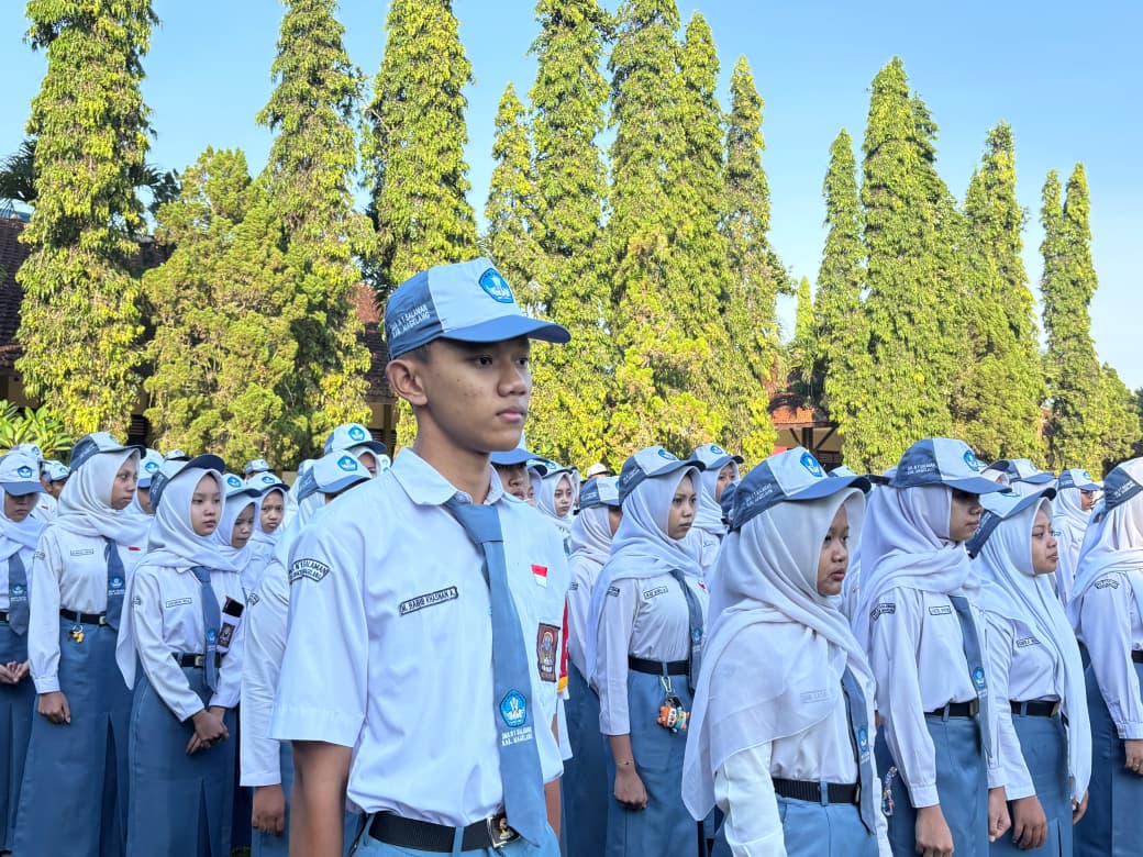 Pelaksanaan upacara peringatan hari lahir pancasila