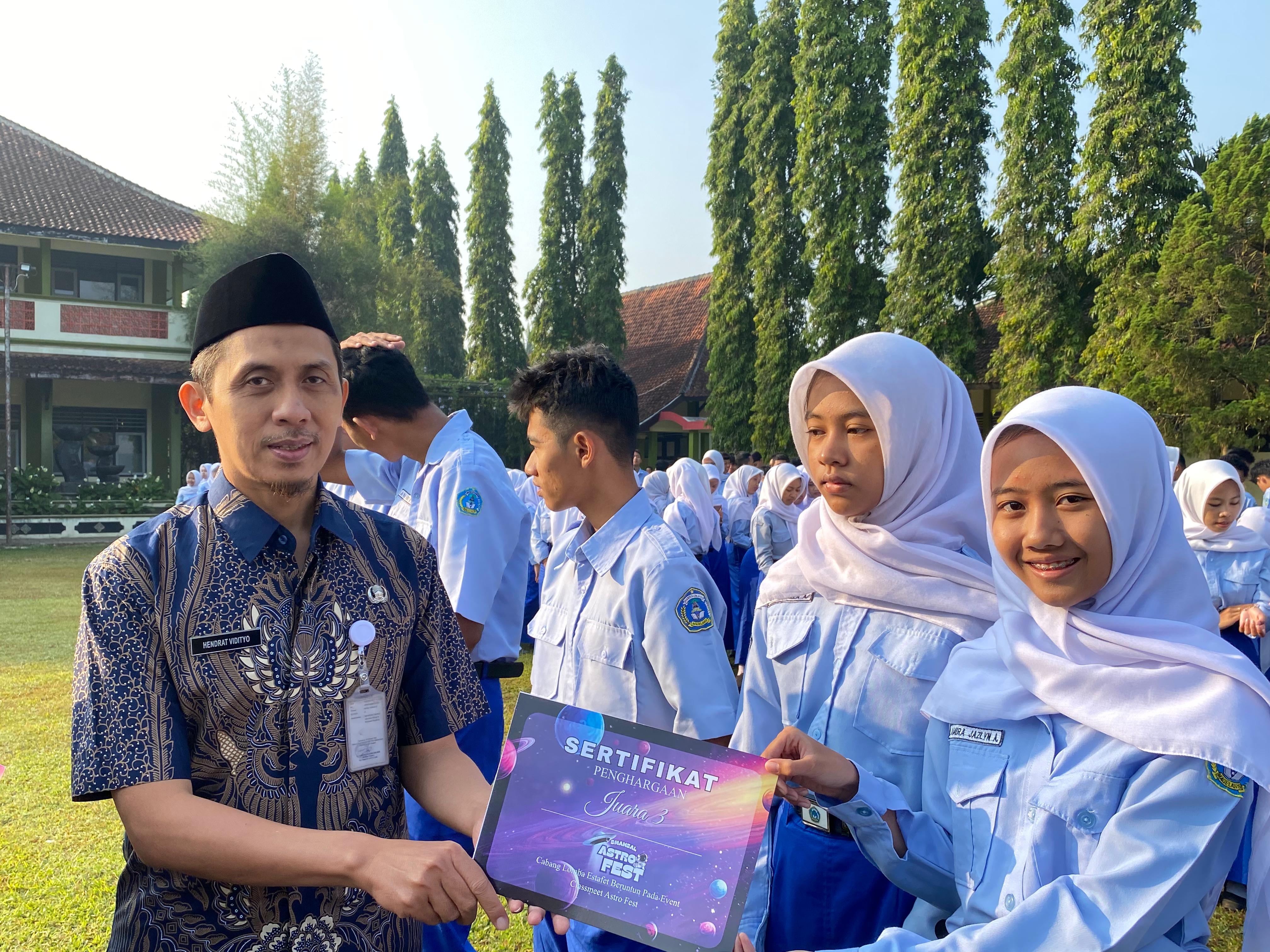 Juara 3 Lomba Estafet beruntun